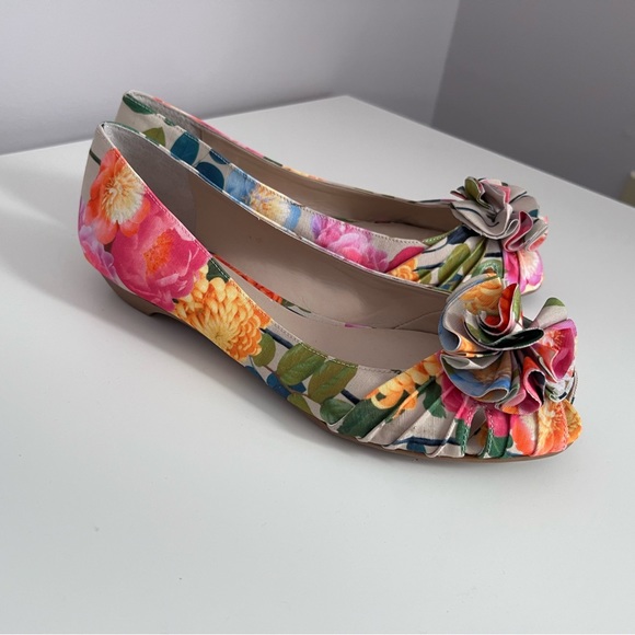 NEW Nine West Floral Flats - Picture 2 of 7